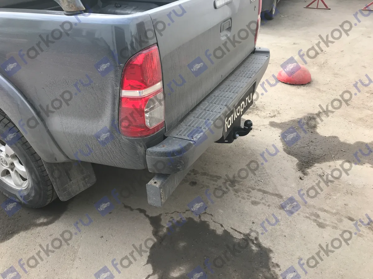 Фаркоп Oris для Toyota Hilux 2008-2015 3065-F в 