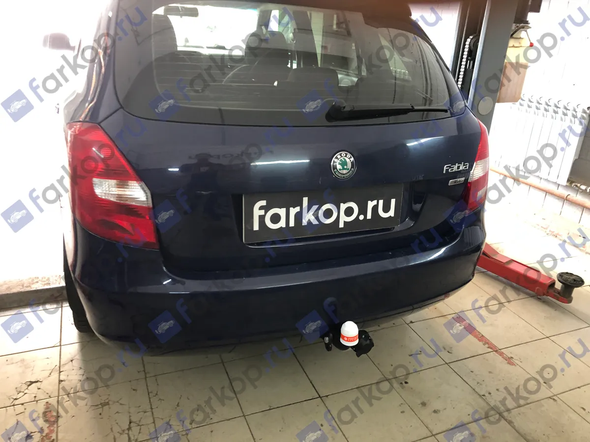 Фаркоп Трейлер для Skoda Fabia (универсал) 2010-2015 9730 в 