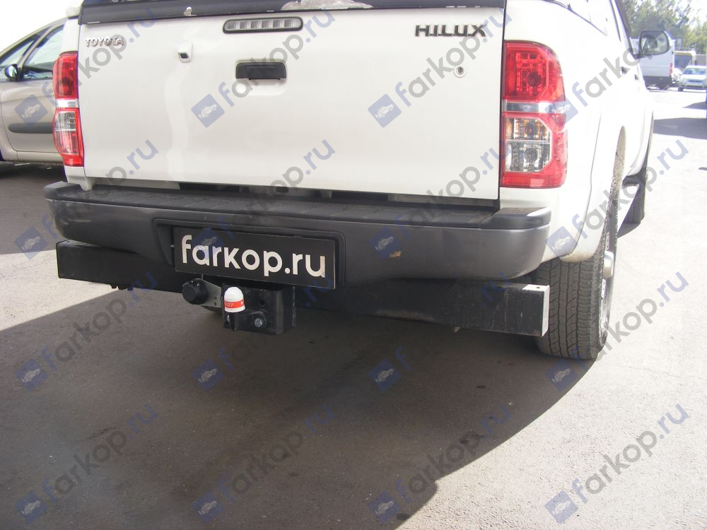 Фаркоп Трейлер для Toyota Hilux 2008-2010 7860 в 